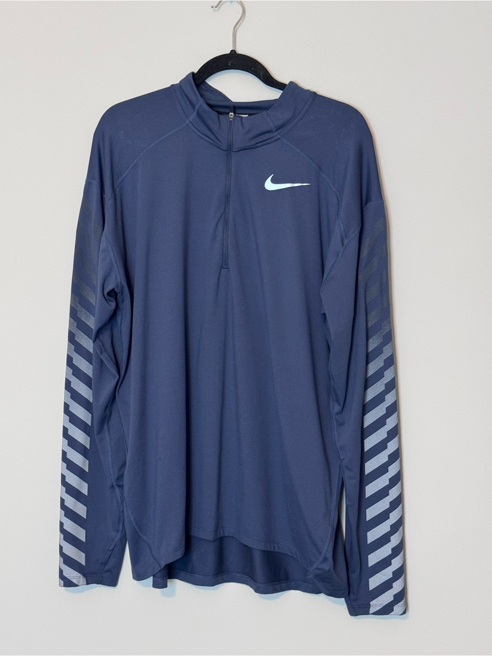 Nike Running Dri-FIT Men’s Medium Blue Half-Zip Pullover